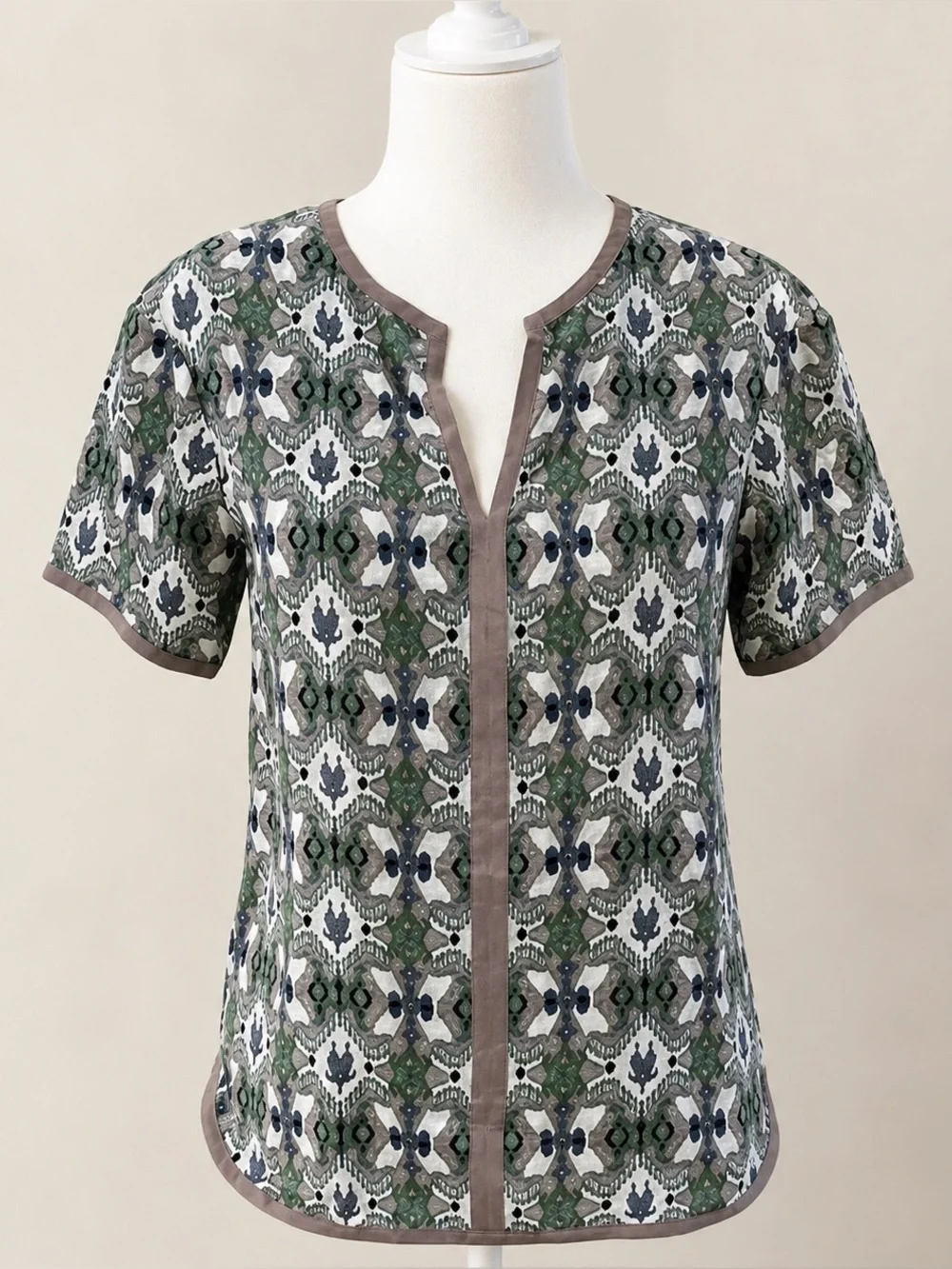 Tory Burch EUC 100% Silk Printed Blouse Blue Green Size 8 Short Sleeve